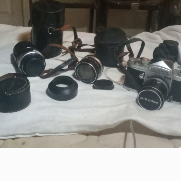 - Miranda RE 35 mm camera - Picture 3 of 5